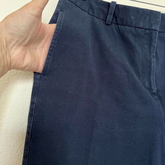 DKNY Women's Dark Blue Skinny Elastic Pants  zipper at the Bottom  size 6 - Picture 11 of 13